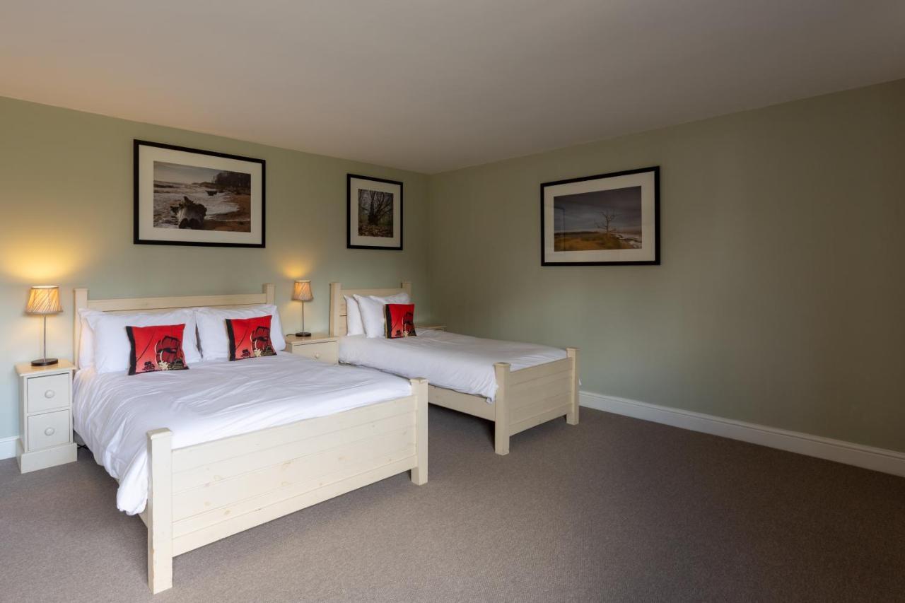 The Plough Hotel Wangford Екстериор снимка