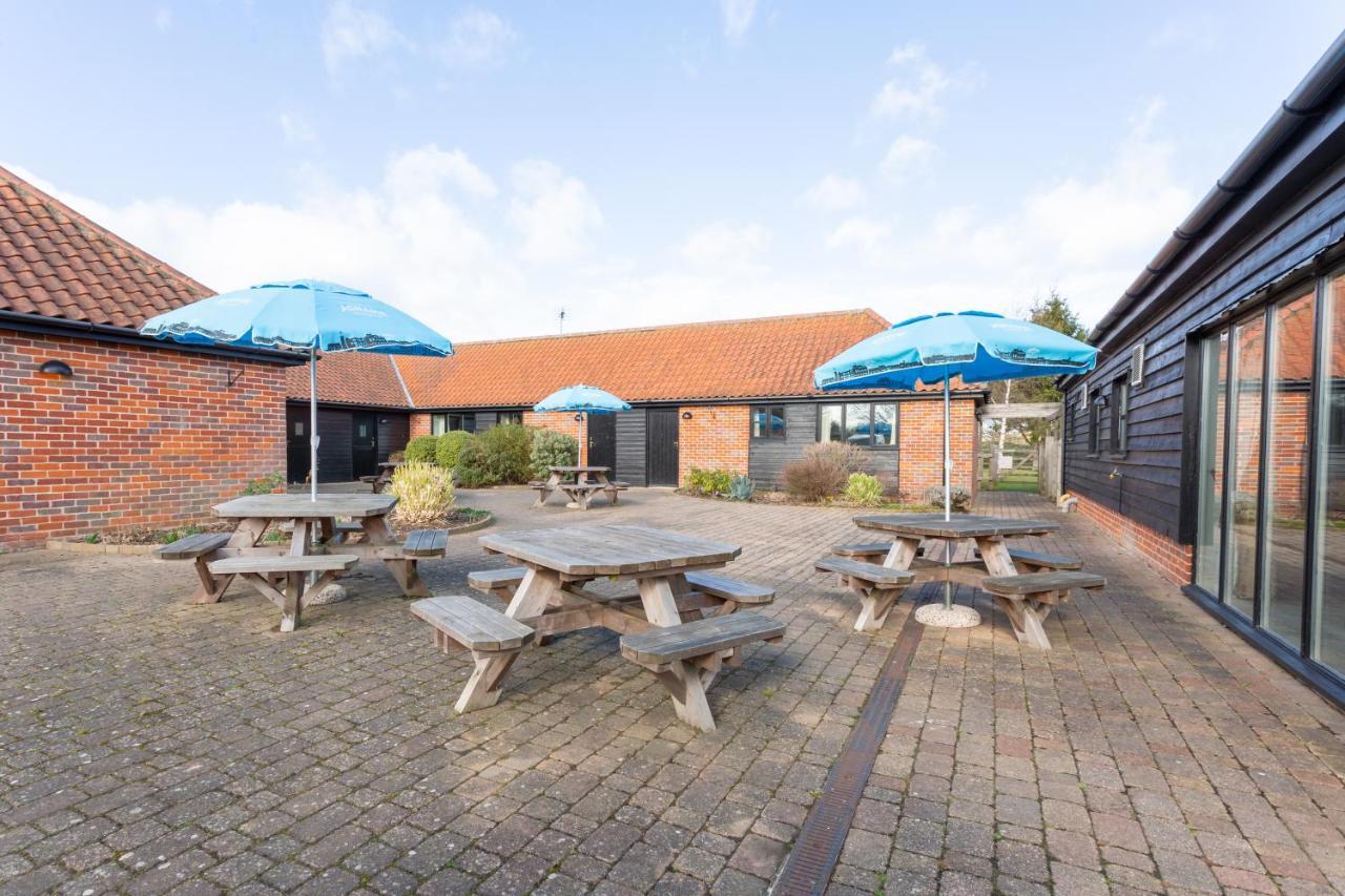 The Plough Hotel Wangford Екстериор снимка