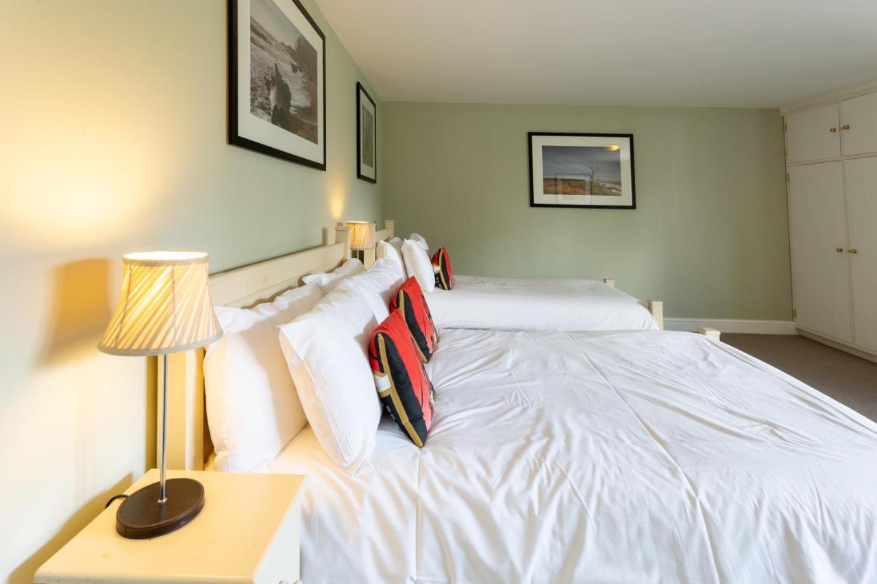 The Plough Hotel Wangford Екстериор снимка