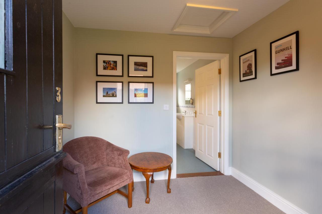 The Plough Hotel Wangford Екстериор снимка